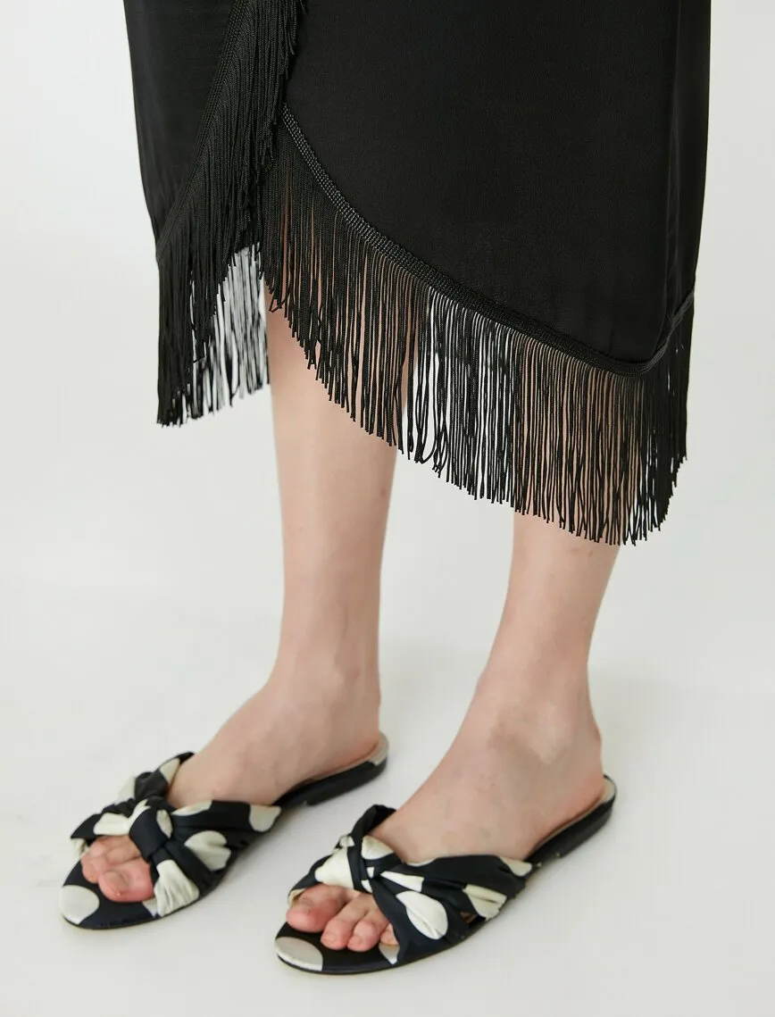 11873 Black Tassel Detailed Midi Skirt