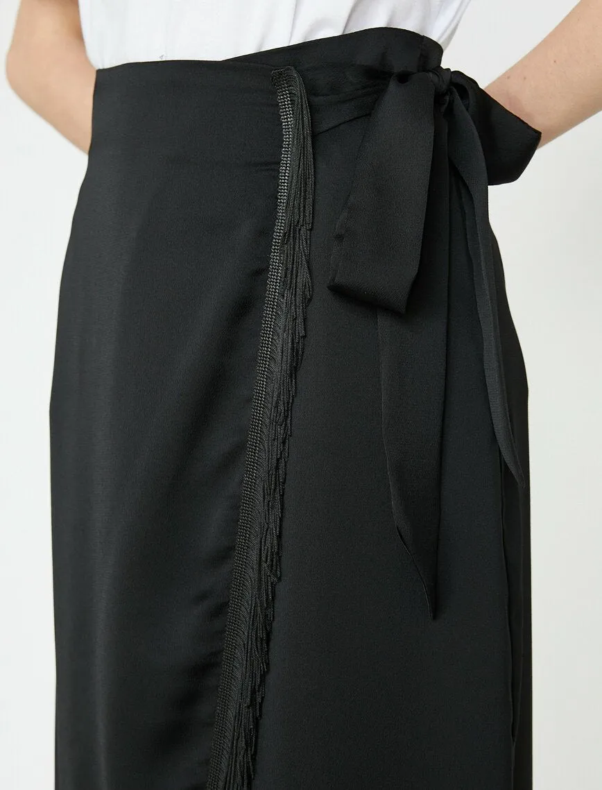 11873 Black Tassel Detailed Midi Skirt