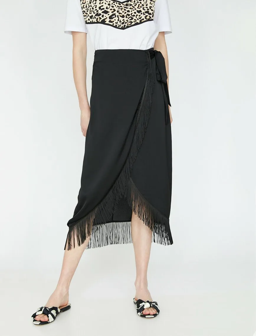 11873 Black Tassel Detailed Midi Skirt