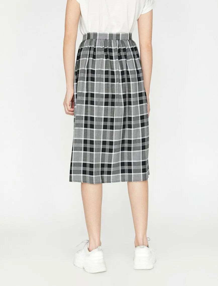 11876 Black Check Midi Skirt