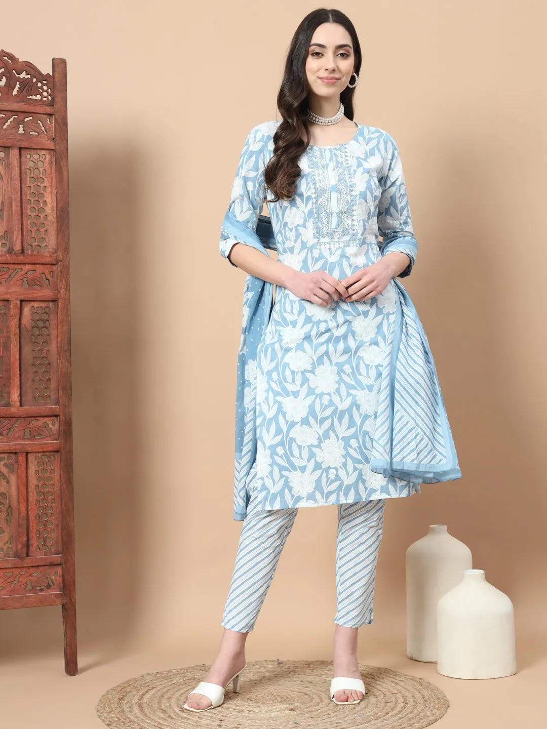 Blue Cotton Floral Print Kurta Set Dupatta With Embroidery