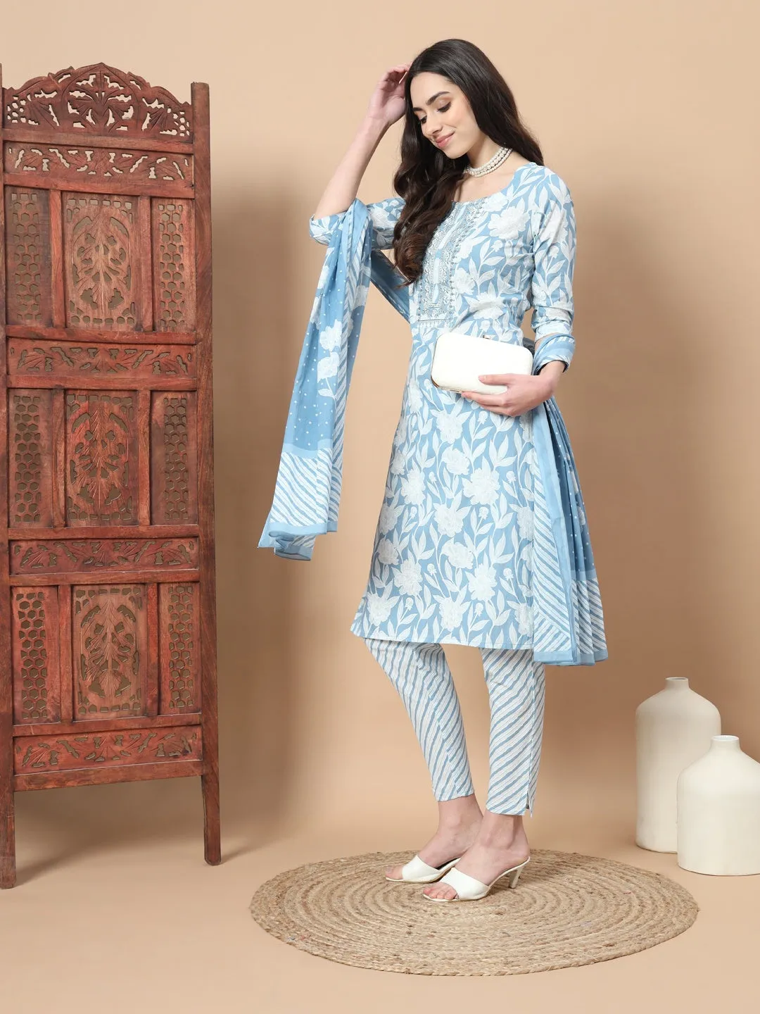 Blue Cotton Floral Print Kurta Set Dupatta With Embroidery