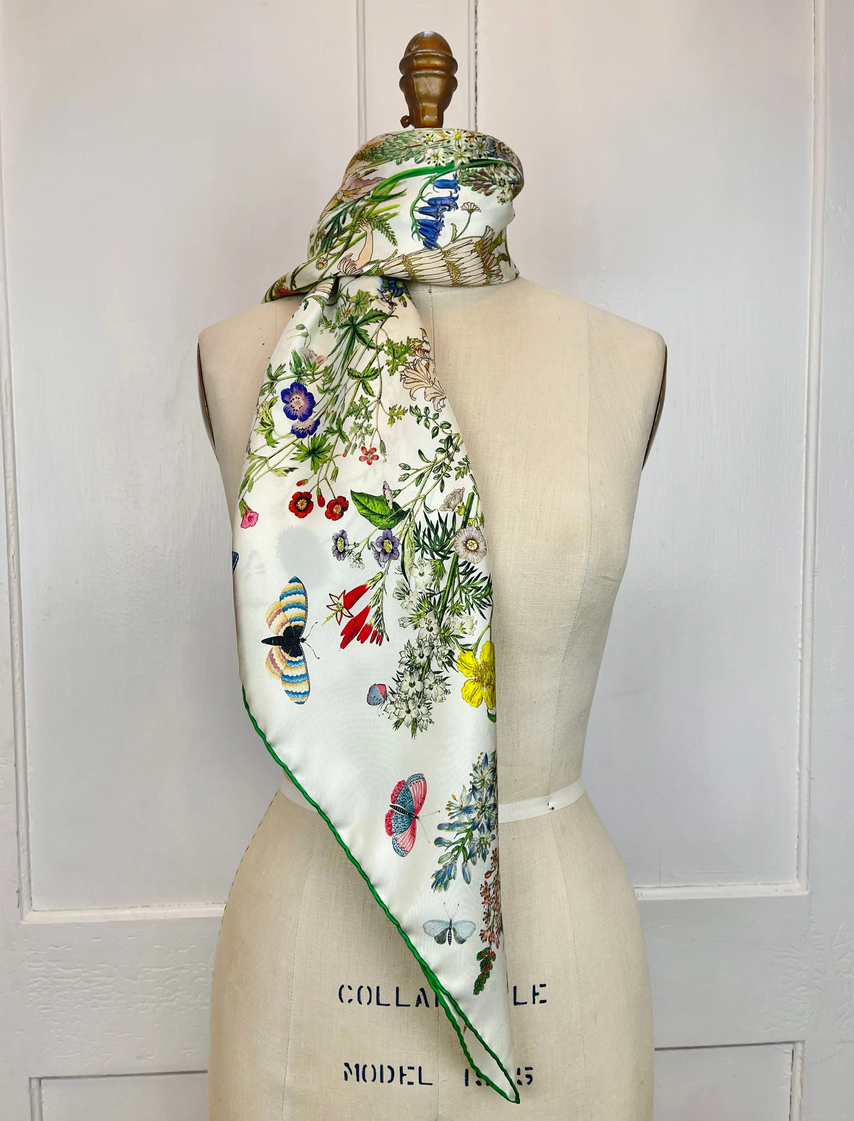 Elwyn New York Shakespeare In Love Scarf