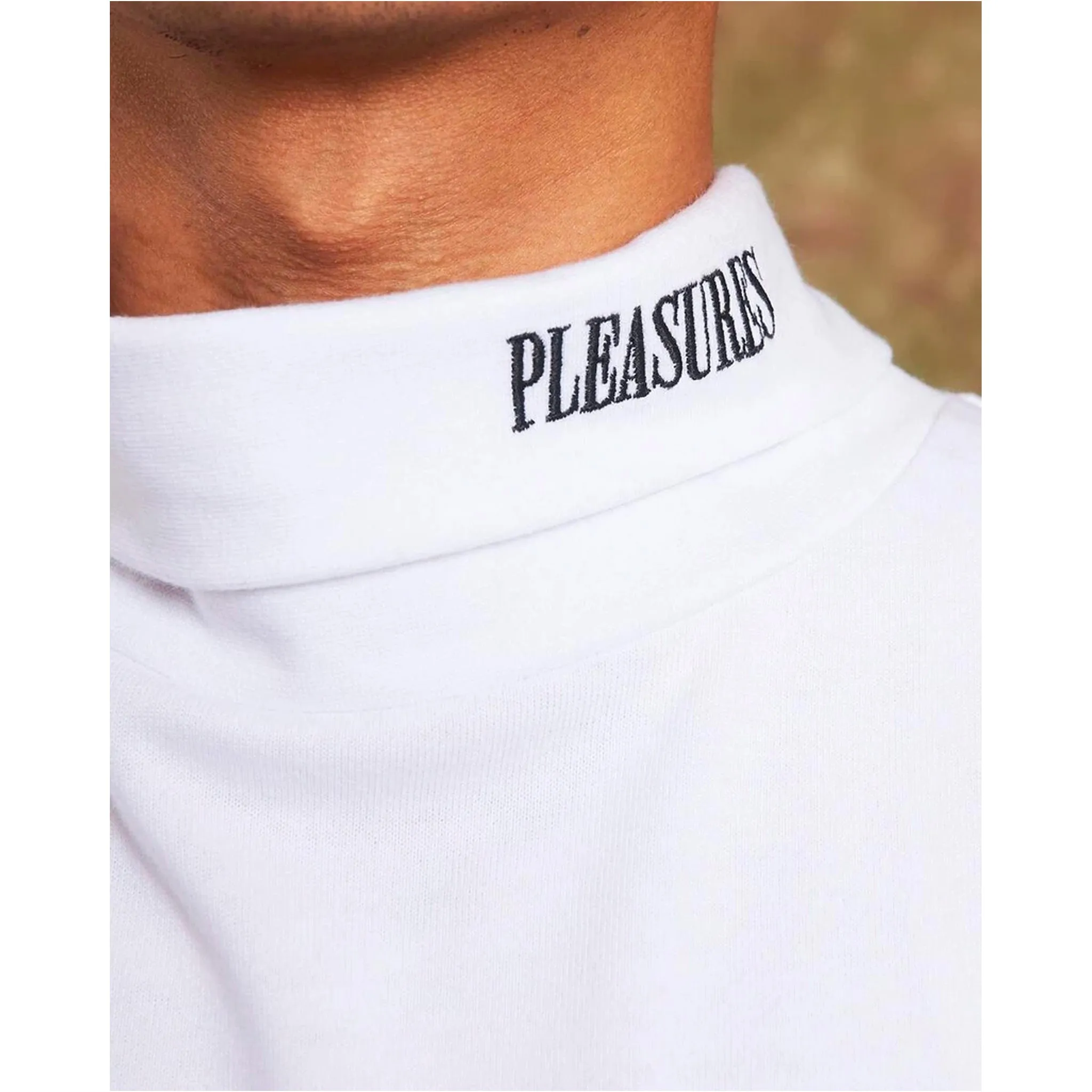 Turtle Neck (White)